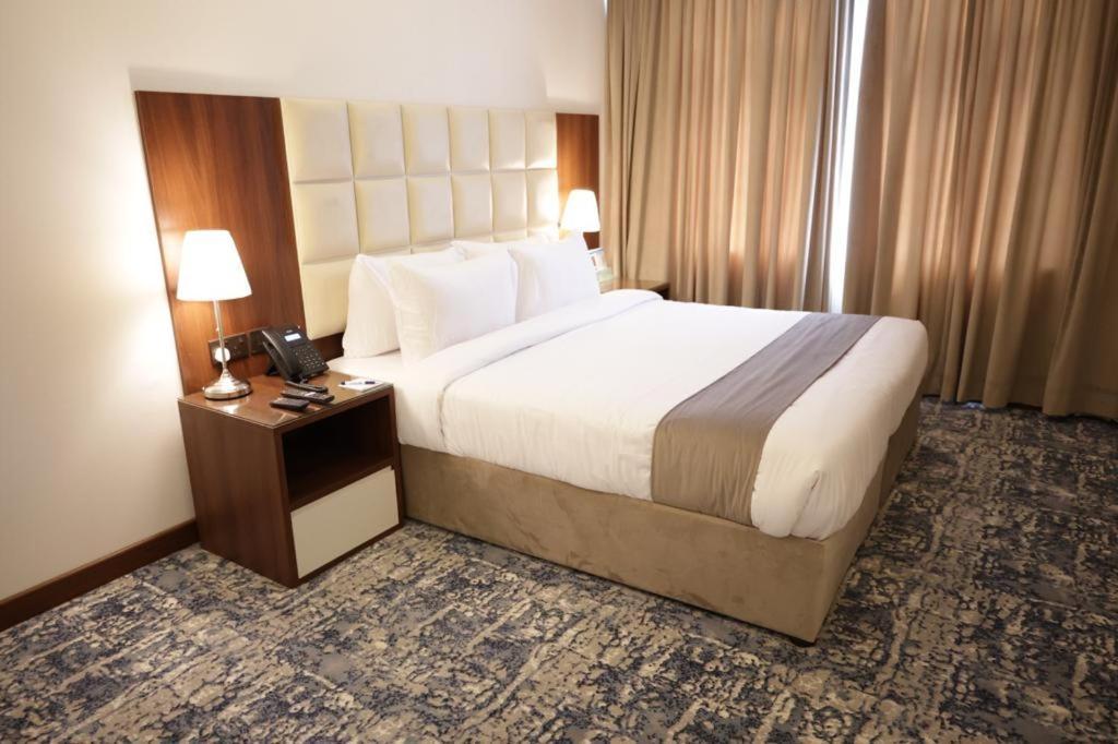 Dolphin Continental Hotel Kuwait City Ngoại thất bức ảnh