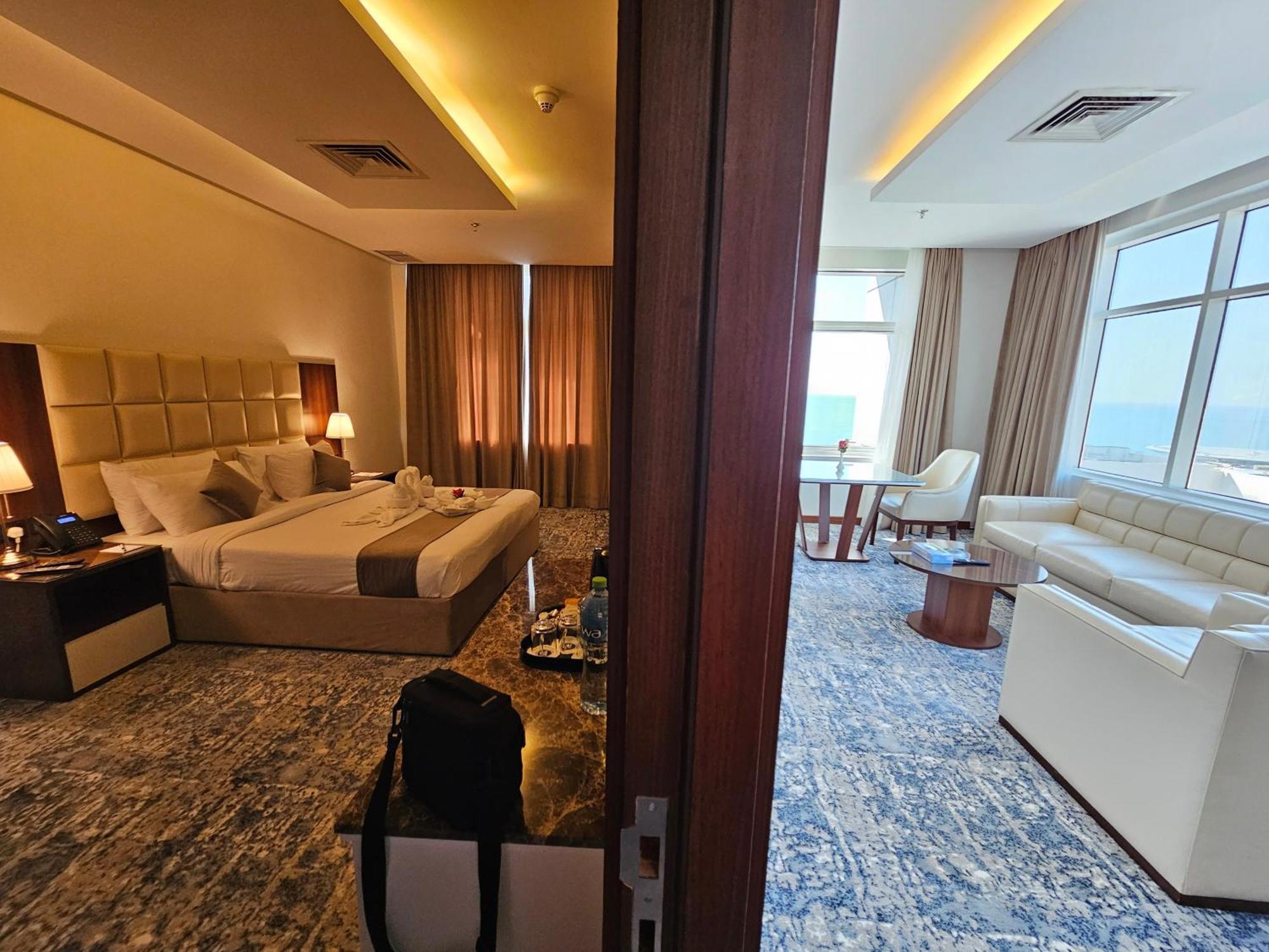 Dolphin Continental Hotel Kuwait City Ngoại thất bức ảnh